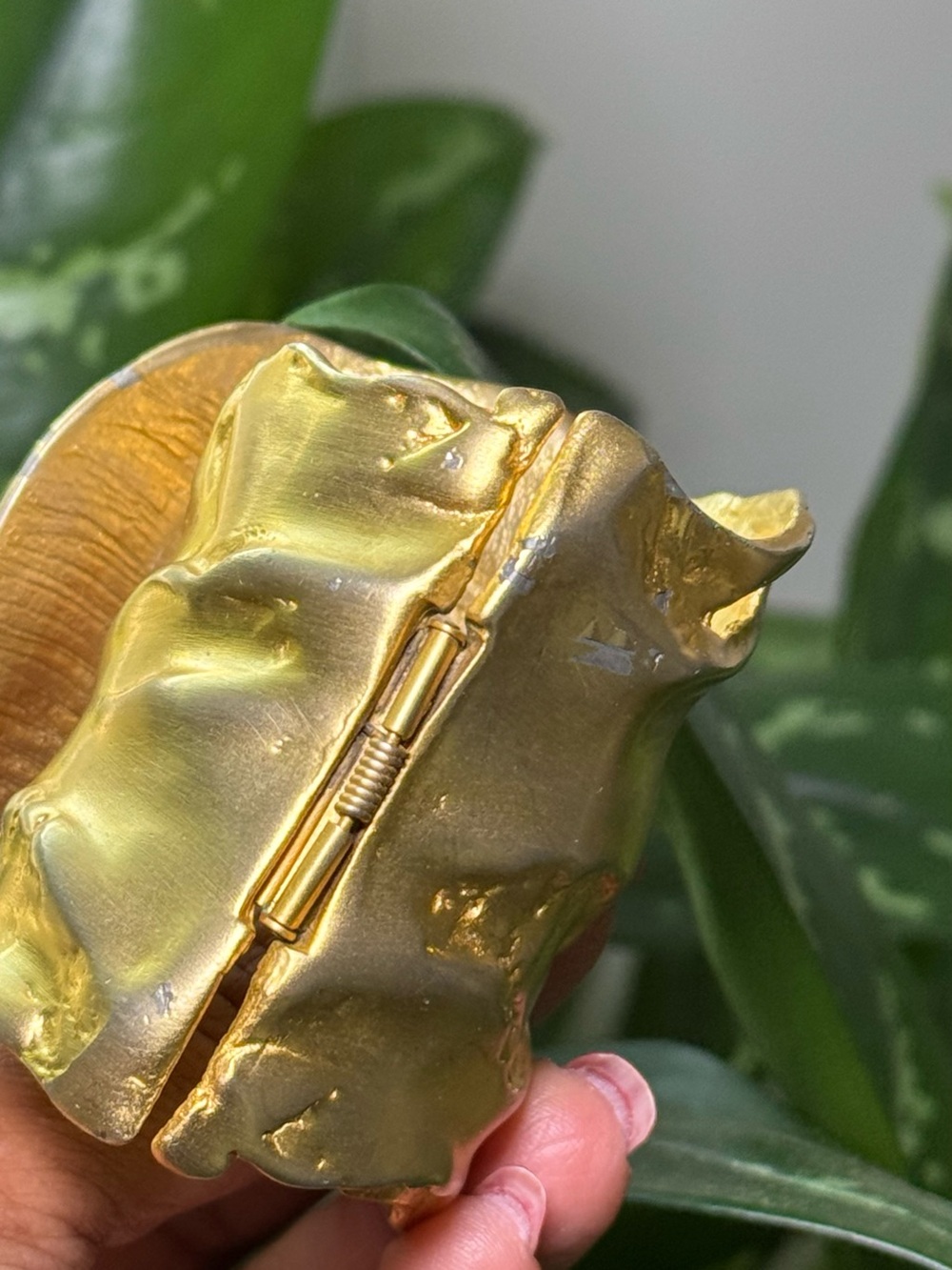 VINTAGE Kenneth Jay Lane Molten Gold Cuff - Picture 12 of 14
